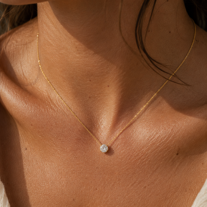 Lunéa Solitaire Necklace